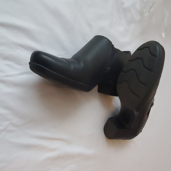 Women booties - Picture 3 of 3